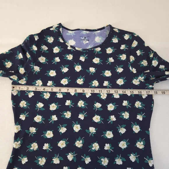 Draper James Land's End Women's Navy Floral Print Rash Guard Swim Top - Picture 11 of 12